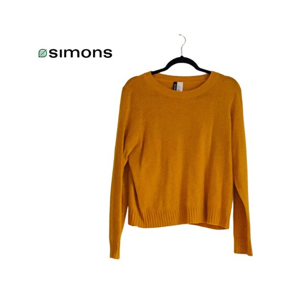 Nicole - Picture 2 of 2